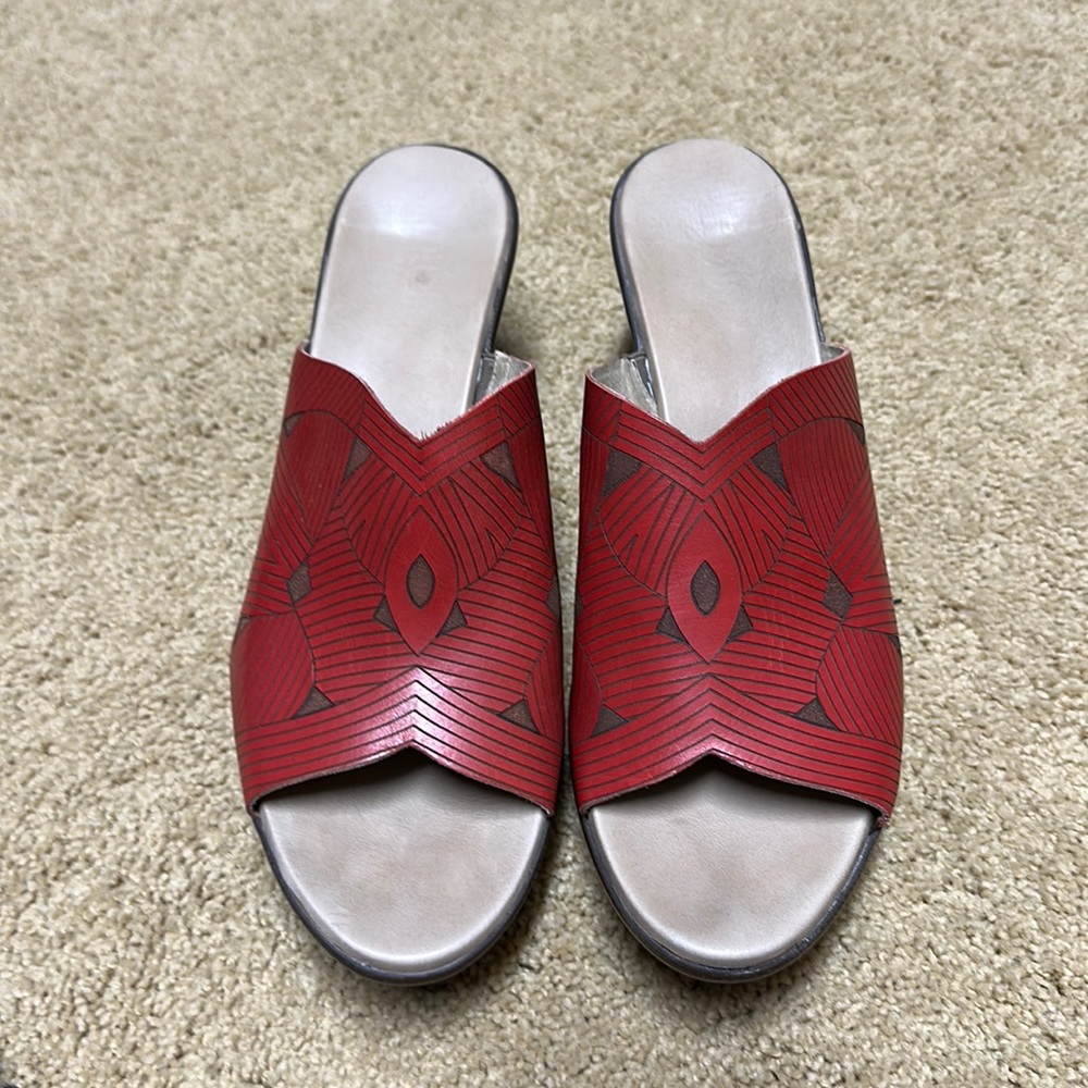 Munro red open toe heels 10N